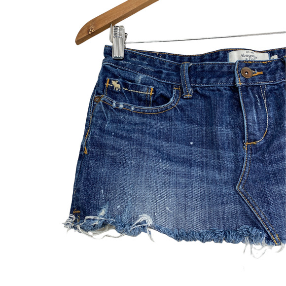 Abercrombie & Fitch Denim Y2K Mini Skirt Raw Hem Distressed Blue Size 2 - Picture 3 of 5